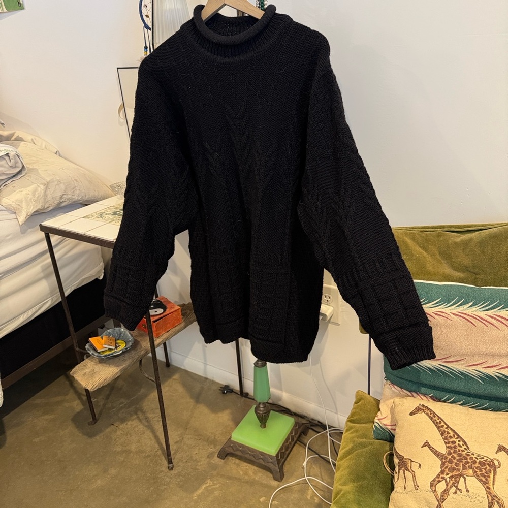 Carraig Donn Black Wool Sweater